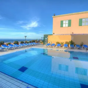 Golden Tulip Vivaldi Hotel